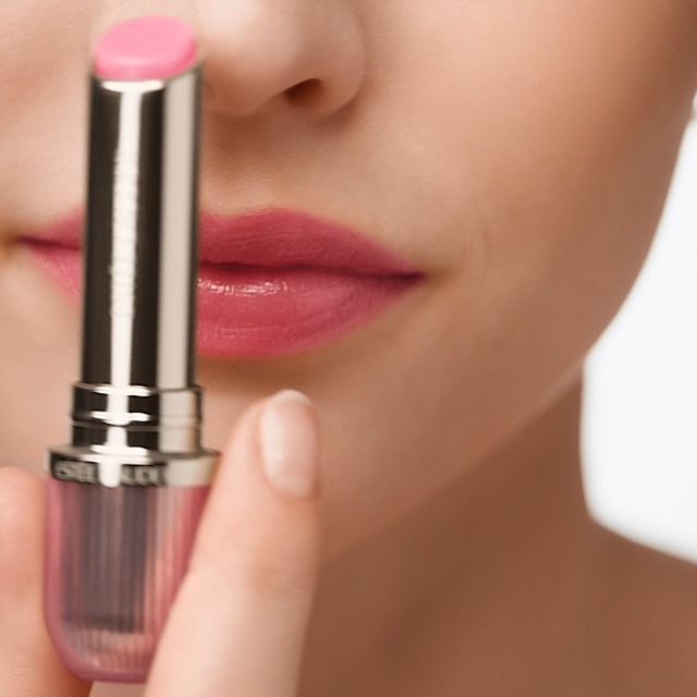 Amazon.com: Estée Lauder Futurist HydraPlump Tinted Lip Balm