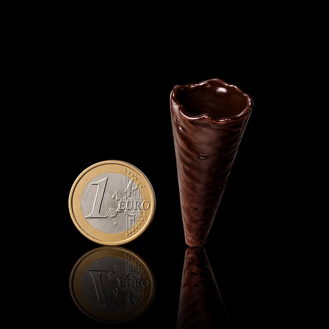 Cone Kings Knusprige Eiswaffeln, Süße Mini Eiswaffeln schokoliert, 25x70mm, 60 Stück, für Eis, Dessert & Fingerfood