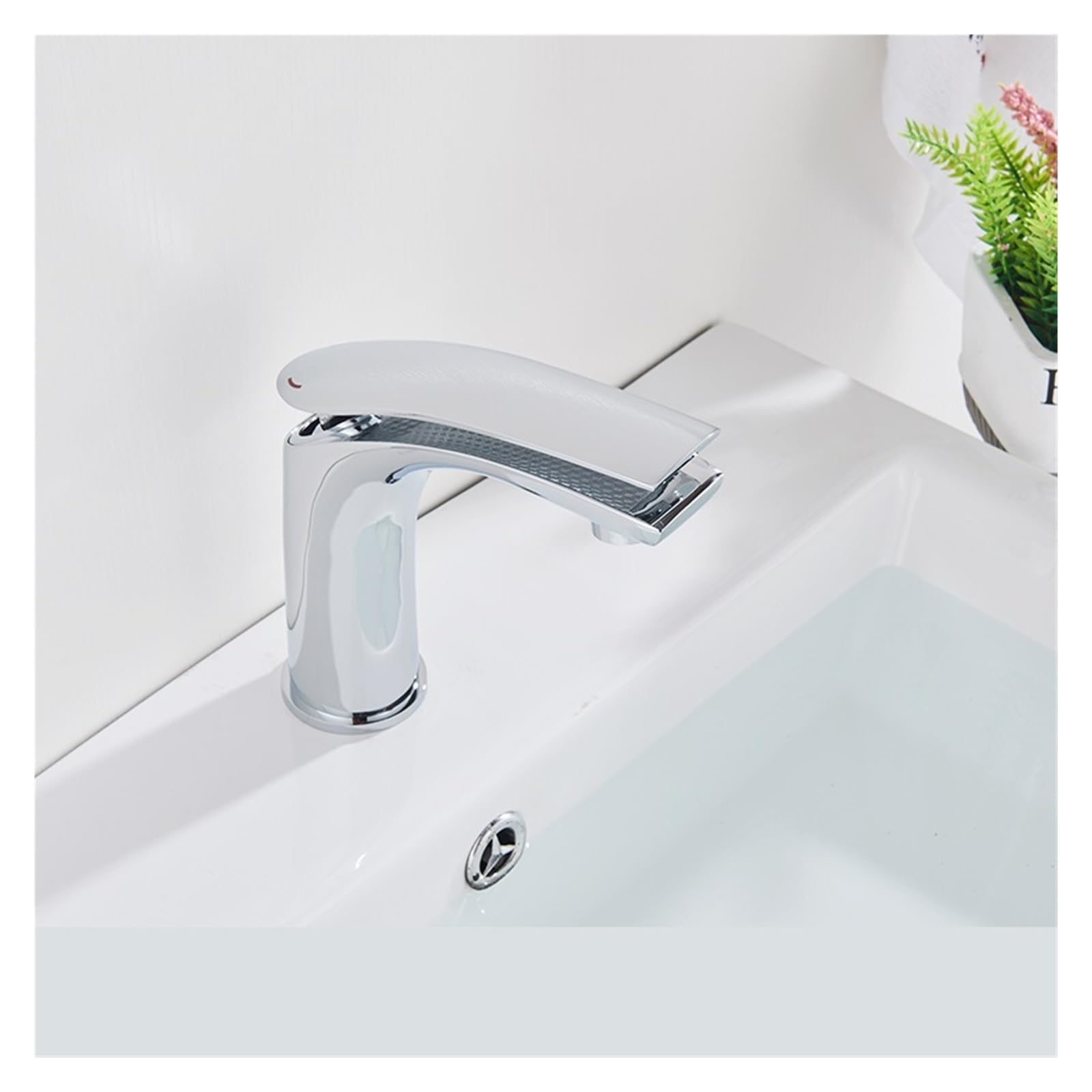 Mitigeur de salle de bains eau froide chaude avec jet cascade chrome