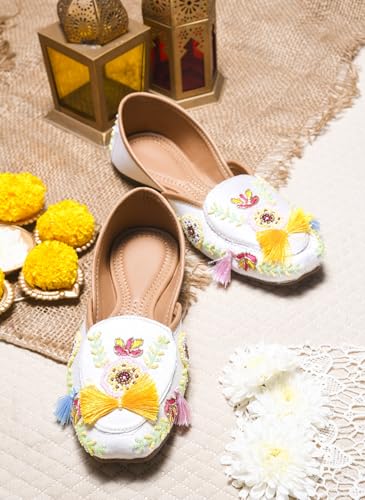 Image of SilverArrow Traditional Style, Modern Comfort Jutti Comfortable Flat Fancy Bellies for Womens and Girls