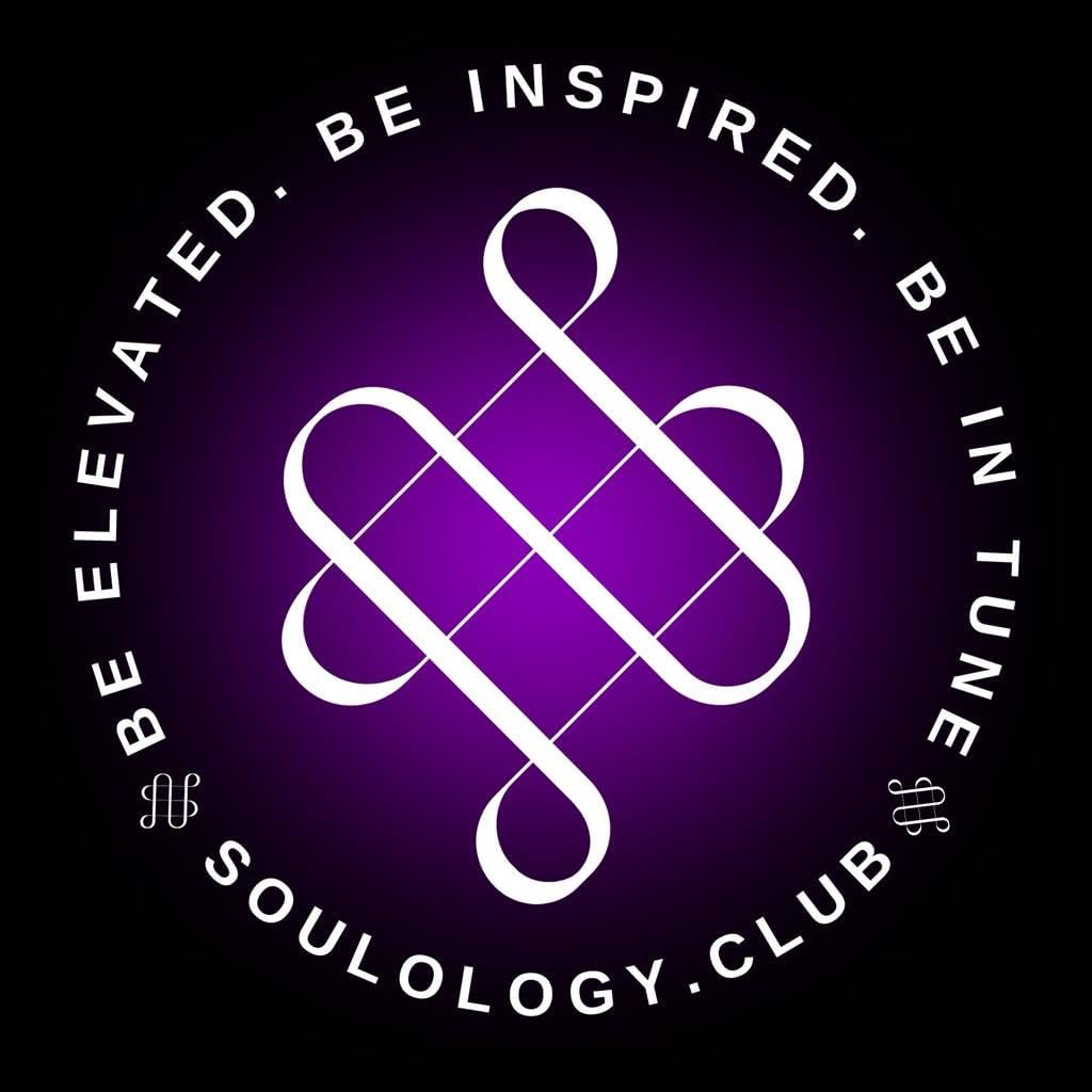 I Am Grateful Crystal Manifestation Candle 10oz, Handmade crystal candle, 100% Soy Wax & Phthalate-Free Fragrances, High Vibe Crystal Affirmation Candles, The Power of Gratitude, Candle Magic