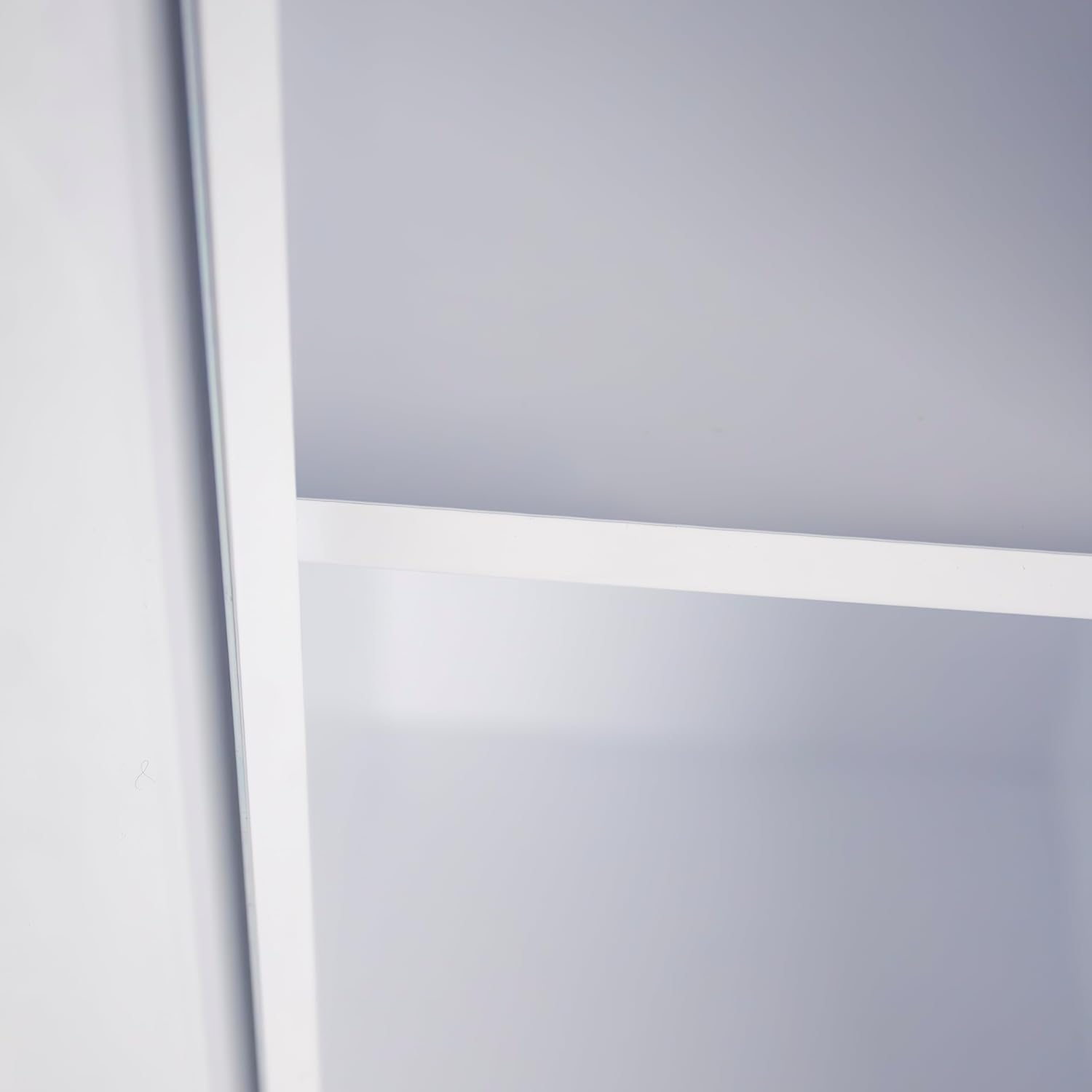 Box and beyond - Armoire Pharmacie Murale - 60 x 30 x 20 cm - Métal Blanc - Grande capacité - Salle de Bain, Rangement médicaments et Accessoires - Style Design Moderne