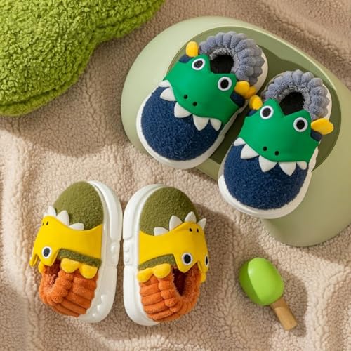 Chaussons de dessin animé confortables contre les pieds froids des tout-petits