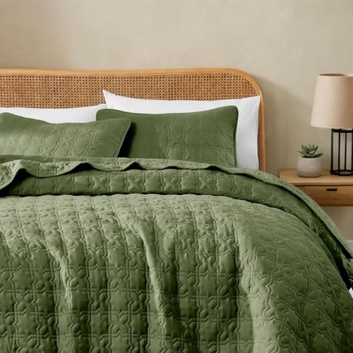 Olive Green King Size Quilt Bedding Sets with Pillow Sham, Summer Lightweight Soft Bedspread Coverlet, Farmhouse Country Textured Quilted Blanket Thin Comforter Bed Cover, 3 Pieces, 104x90 inches