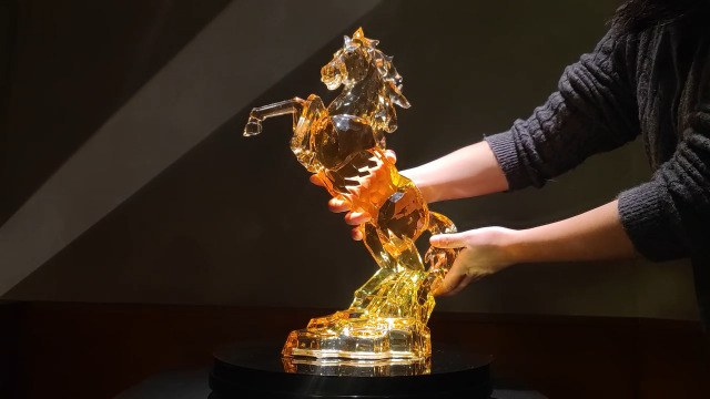 Amazon.com: DARMOMOON 17''H Large Acrylic Horse Figurine Crystal