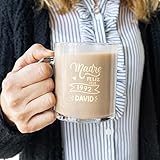 Taza cristal Personalizada con Nombre y Año · Regalo madres · Grabado Láser · Taza transparente con asa para infusiones y desayunos · Apta para Lavavajillas y Microondas · 350 ml (Diseño Madre Feliz)