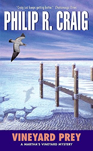 Vineyard Prey: A Martha's Vineyard Mystery (A Martha's Vineyard Mystery, 16)