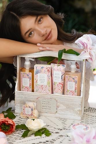 Accentra – Duschset Frauen Geschenkset im Holzkorb – 8-teiliges Pflegeset mit Duschgel, Bodylotion, Badezusätzen, Peeling & Handcreme – Wellness Geschenk Set zum Geburtstag, Valentinstag & Muttertag