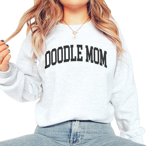 Doodle Mom Varsity Sweatshirt, Cute Goldendoodle Pet Parent Sweater, Golden Dog Mom Gift, Dog Lover Shirt, Unisex Womens Crewneck Sweatshirt3