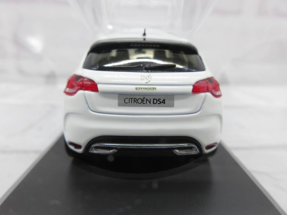 CITROEN DS4 ホワイトミニカー 1/43 CITROEN DS4 ホワイトミニカー 1