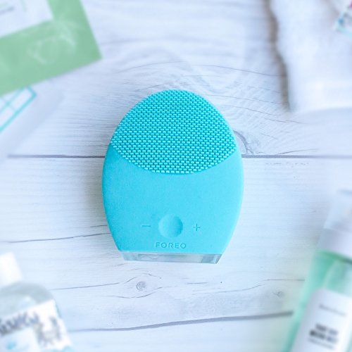 FOREO LUNA 2 Facial Cleansing Brush and Portable Skin Care device made with Ultra Hygienic Soft Silicone for Every Skin Type USB Rechargeable Oily Skin