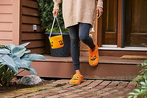 Dearfoams Unisex-Adult Spooky Fuzzy Halloween Pumpkin Jack O Lantern Slipper2
