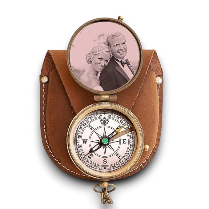 Brújula Personalizada de Bolsillo de Latón Grabada con Foto para Hombre con Estuche de Cuero y Caja de Madera – Regalo para Esposo, Papá, Hijo o Novio miniatura 1