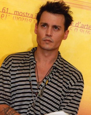 Amazon.co.jp: ブロマイド写真☆ジョニー・デップ/ボーダーシャツ