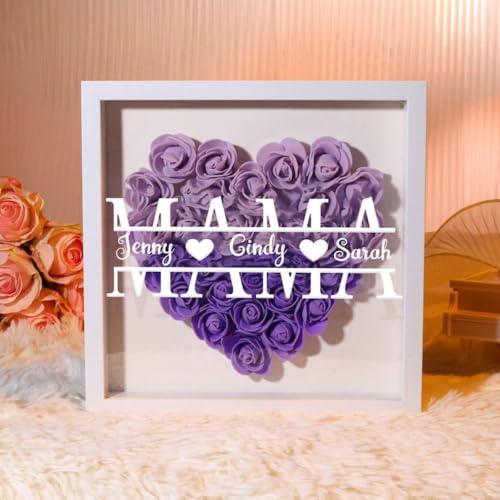 Caja de flores en forma de corazón con nombre grabado en marco de rosas premium 6