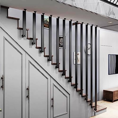 ✪【Materiale】: Questa ringhiera per scale presenta un design industriale moderno a forma di L, realizzata in resistente ferro battuto e tubo zincato. Design elegante e raffinato, rivestimento antiruggine di alta qualità, facile da pulire, struttura stabile e solida, elevata capacità di carico, sicura e bella, superficie liscia che non ferisce le mani, antiscivolo, presa comoda.