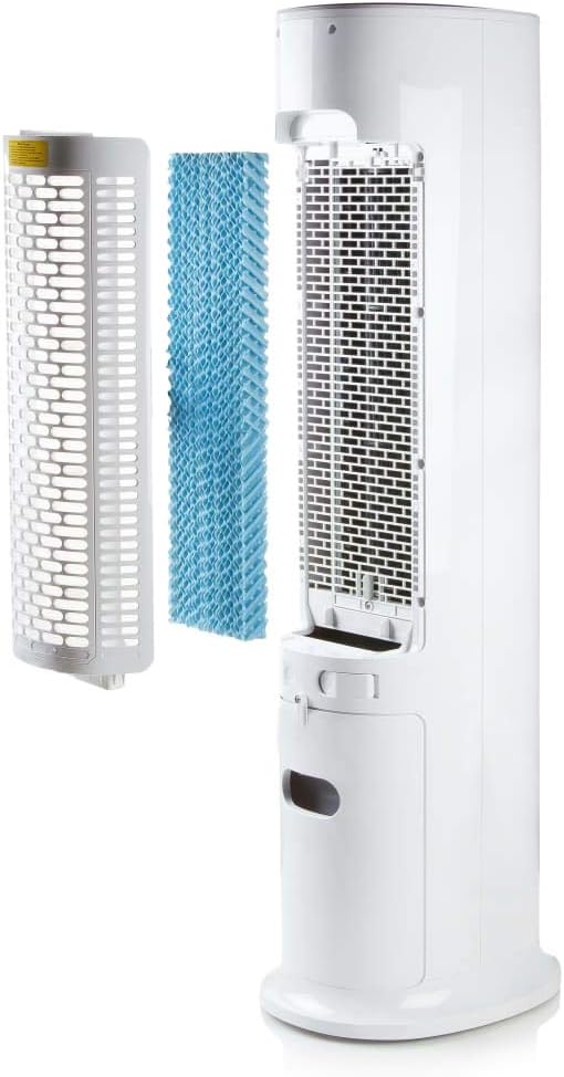 Filling the water tank of the Domo DO157A Tower Fan