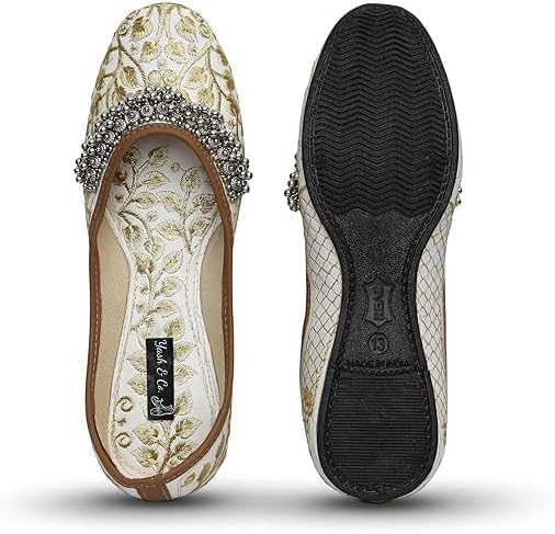 YASH & CO. Rajasthani Embellished Payal and Ghungroo Mojari | Hand Crafted Women's Ethnic and Traditional Jutti | Elegant and Comfortable3