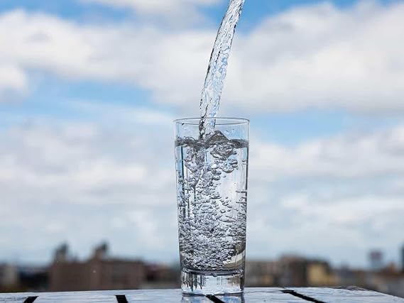 Kiirklaand Signature Spring Still Water - 40 x 500ml | Sourced from Chase Spring, UK | BPA‑Free & Recyclable | Ideal Size for Convenience | 40 Pack of 500 ml Bottles