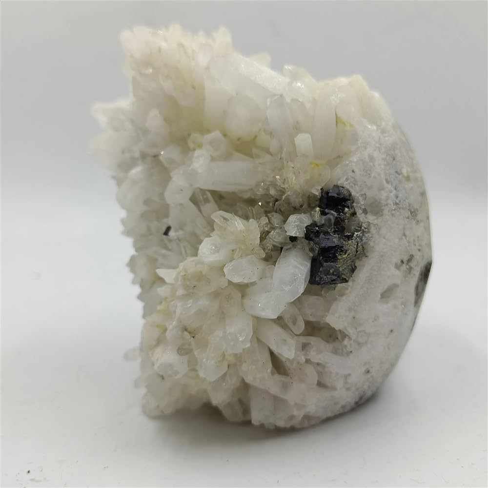 DSZUJTYROP White Crystal Clusters Carved Skulls Quartz Home OfficeDecorative Decor(Size:900-1000g)