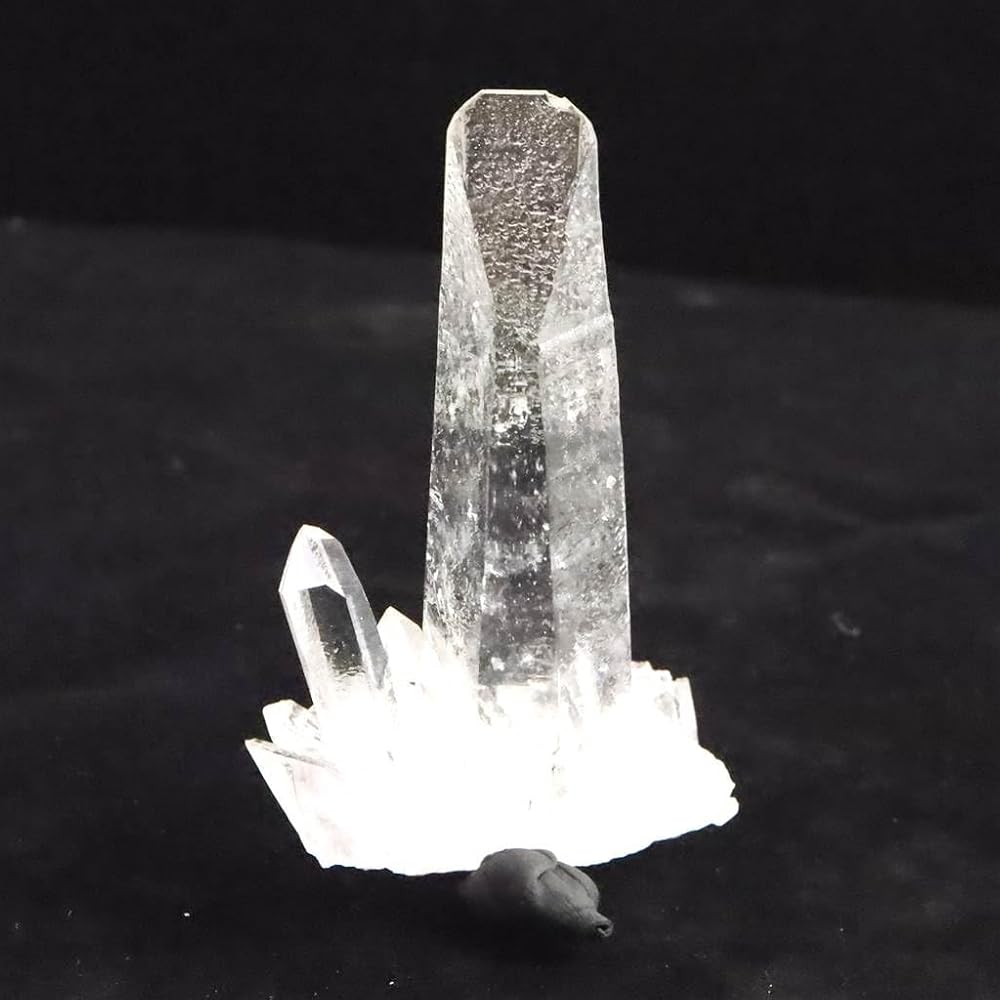 Amazon | ゼッカデソーザ産（ゼッカデソウザ）水晶 原石 クラスター