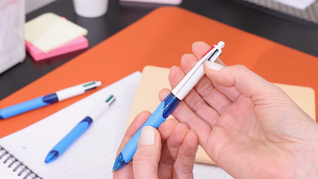 BIC 4 Colours Set, Penne Colorate a Sfera, a Scatto, Set Cancelleria