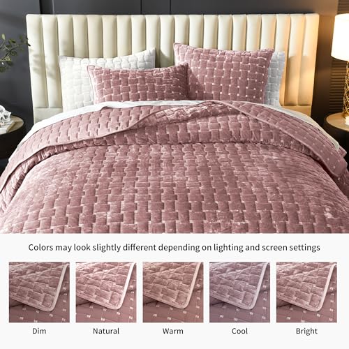 Image of Grassix Velvet Quilt Set Queen Size, Luxury Geometric Design, Blush Pink | Lightweight Velvet Comforter with 2 Pillow Shams, Ultra Soft Bedspread Coverlet, Quilted Bedding Set for All Seasons, 90 inchx96 inch