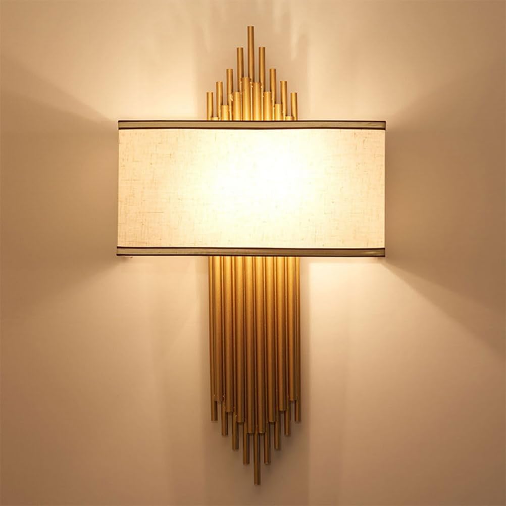 Aplique de pared retro dorado para interiores con casquillo E27 y pantalla cuadrada de tela. Lámpara de pared industrial vintage. Lámpara de mesilla de noche para escaleras, sala de estar, dormitorio
