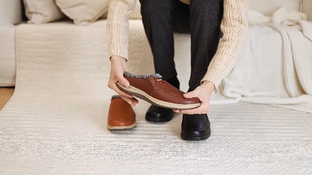 Chaussons Homme GURGER En Simili Cuir - Doublure Fourrure Chaude - Mules D'Intérieur Hiver - Sabots Confort