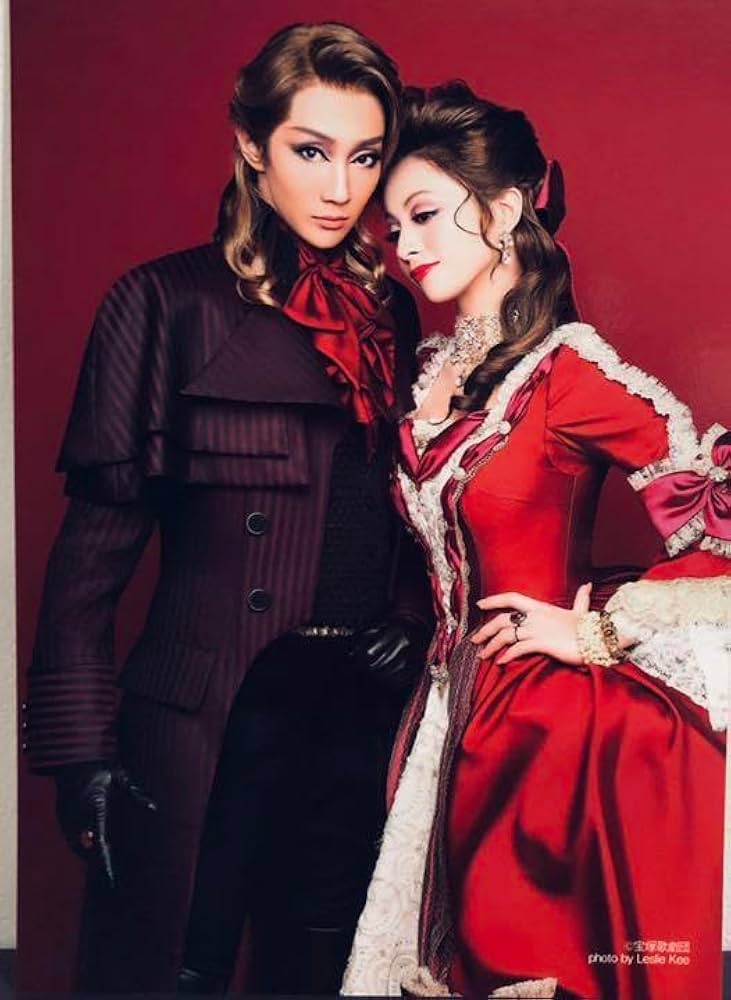 Amazon.co.jp: 元星組トップコンビ紅ゆずる綺咲愛里 宝塚大劇場