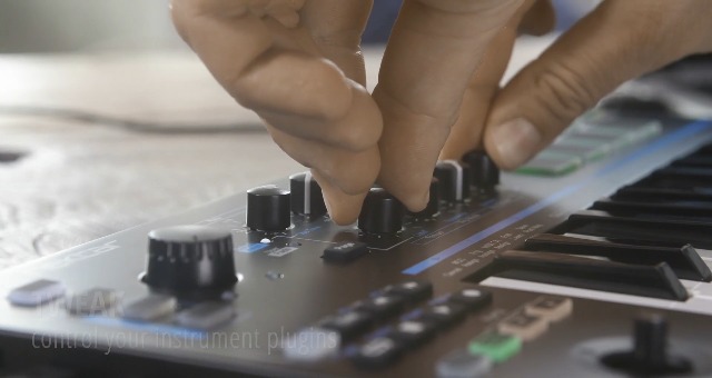 Nektar Impact LX Mini 25-Key USB MIDI Controller Keyboard