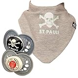 Dieses 3-teilige Set ist das perfekte Geschenk zur Babyparty, zur Geburt oder zum Geburtstag Deiner Liebsten; ein Einsteiger-Fanpaket für die ganz kleinen Kiezkicker