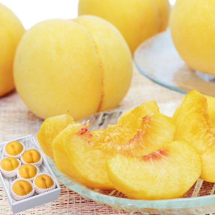 Amazon.co.jp: 福島県産 黄金桃 秀品, 2kg（6～8玉）, 新鮮フルーツ