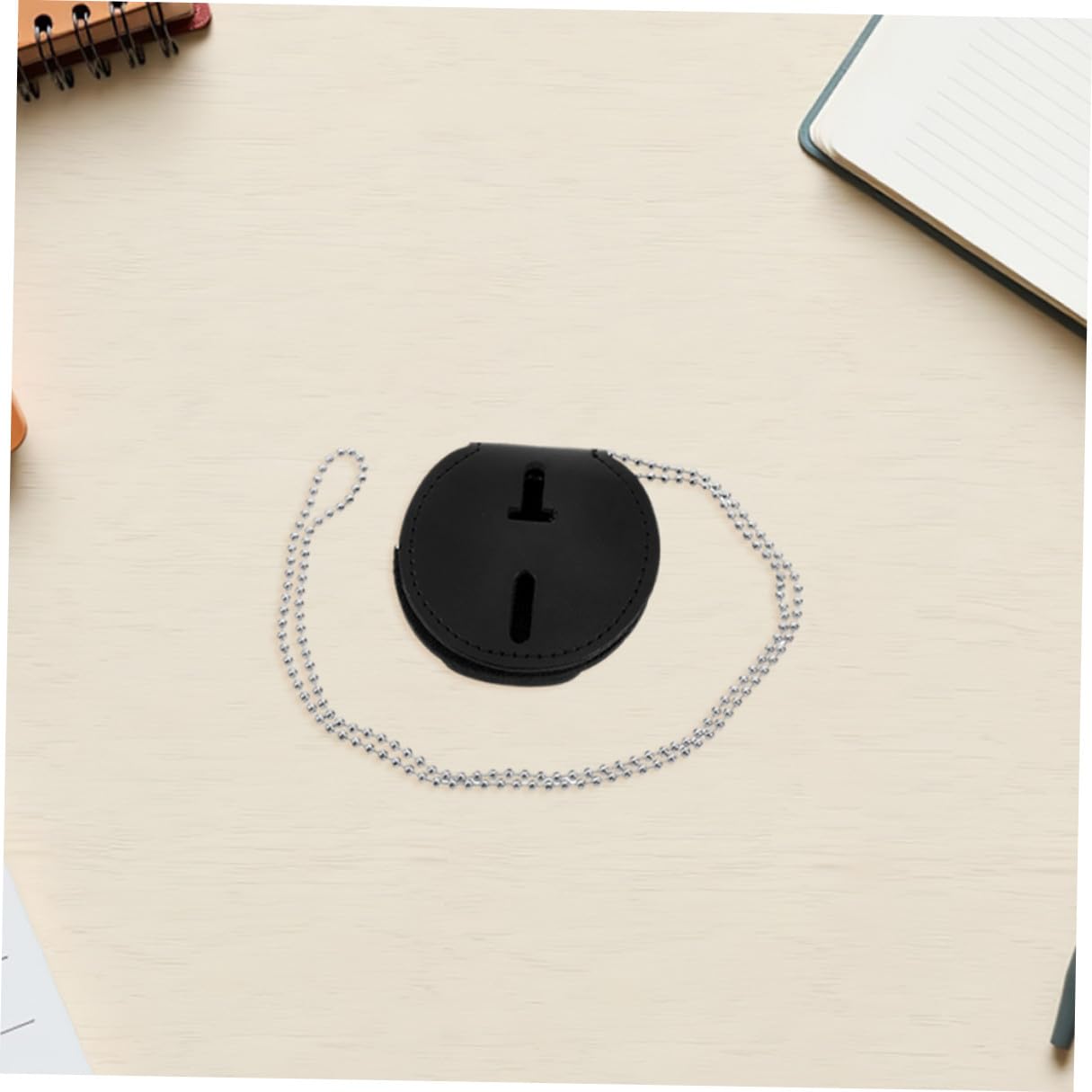Porta Badge Tondo Nero 7 Pezzi in Pu con Clip e Catena