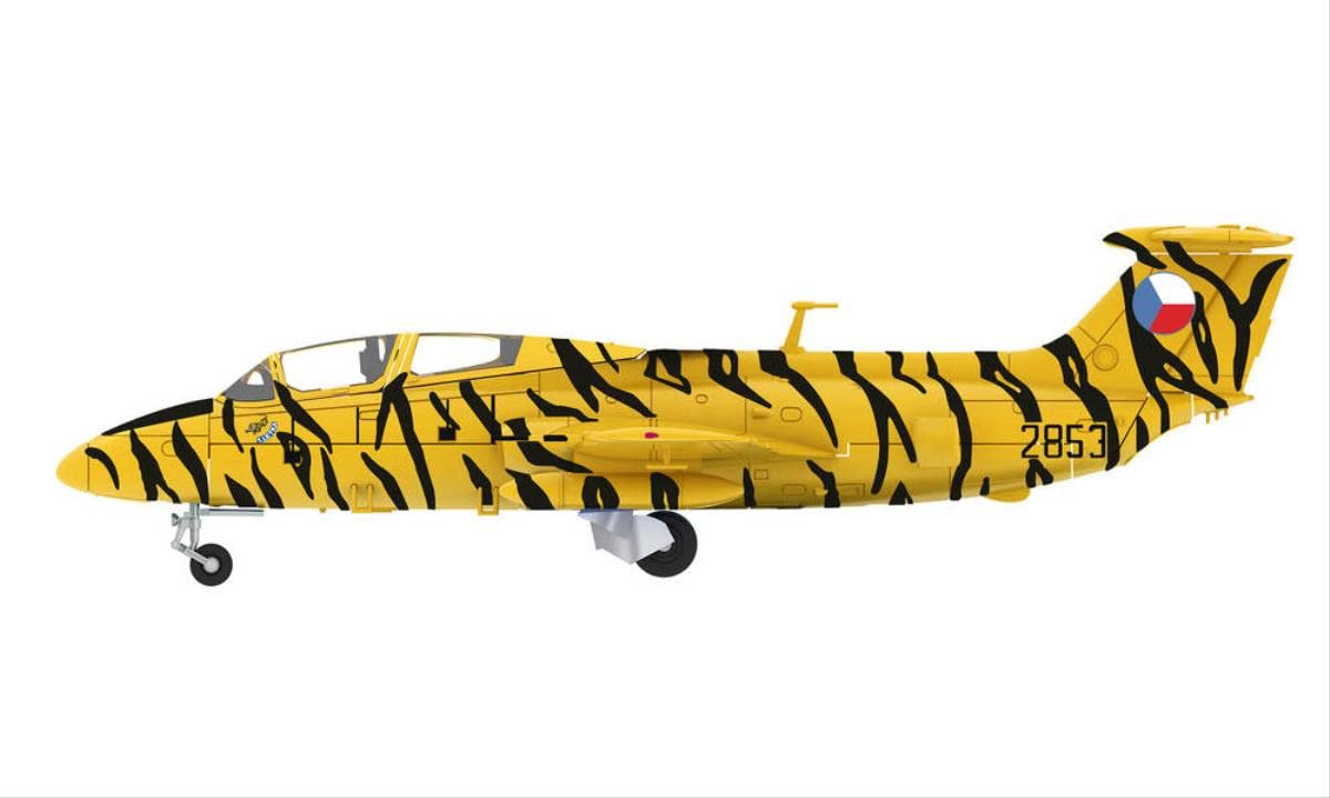 Aero L-29 Delfin Herpa cadeau idéal passionné aviation militaire