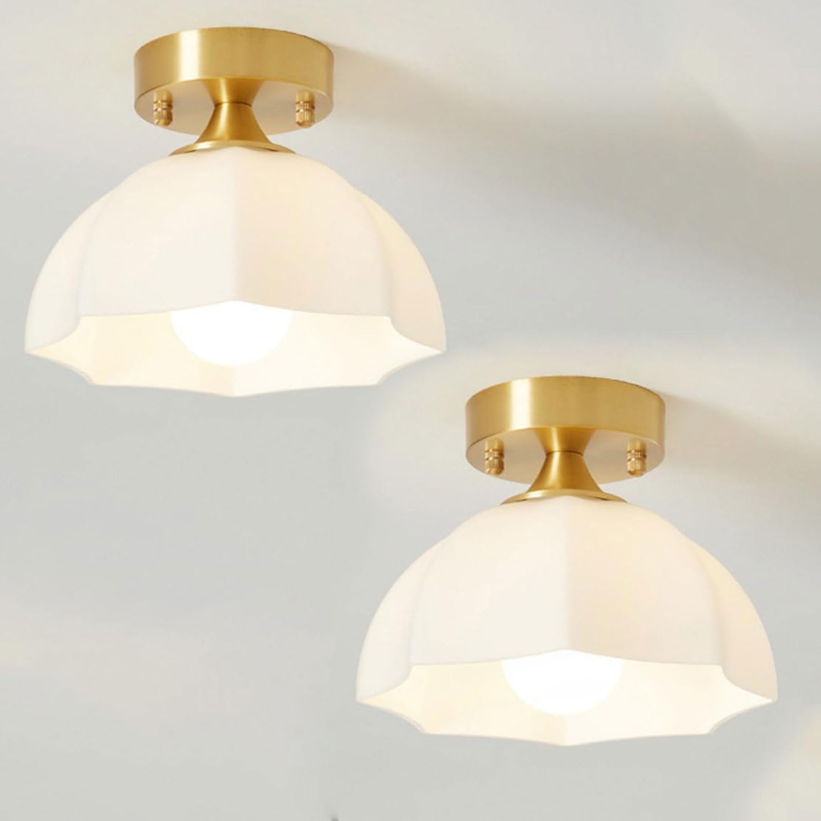 Plafonnier en laiton chic avec globe en verre fumé design nordique