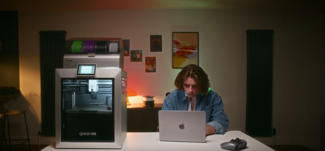 Amazon | QIDI Q2 3Dプリンター、2025年最新アップグレード版、密閉型