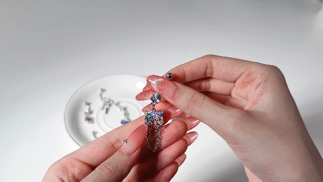 Amazon | へそピアス 14G バナナバーベル ボディピアス 可愛い