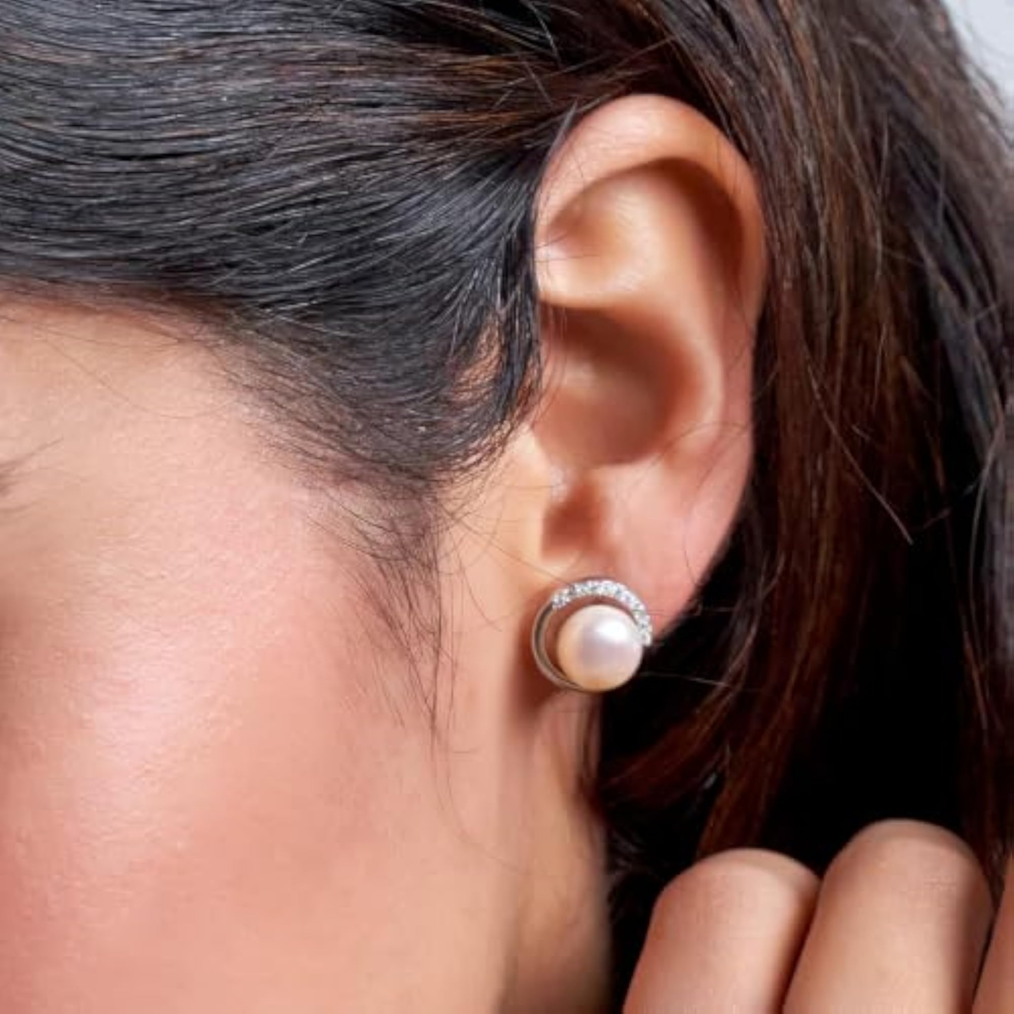 925 Sterling Silver Pearl Stud Earrings with Zircon