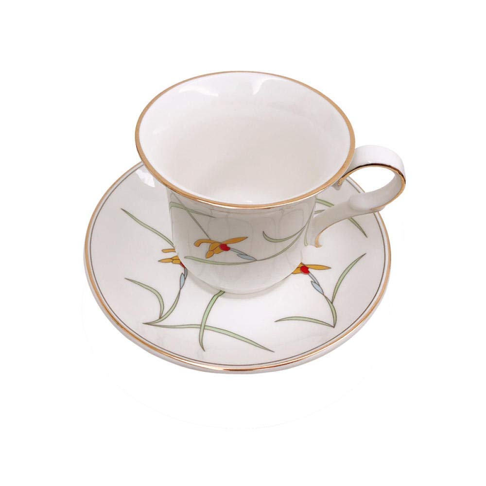 Thé de l'après-midi parfait grâce à ce service en porcelaine et céramique
