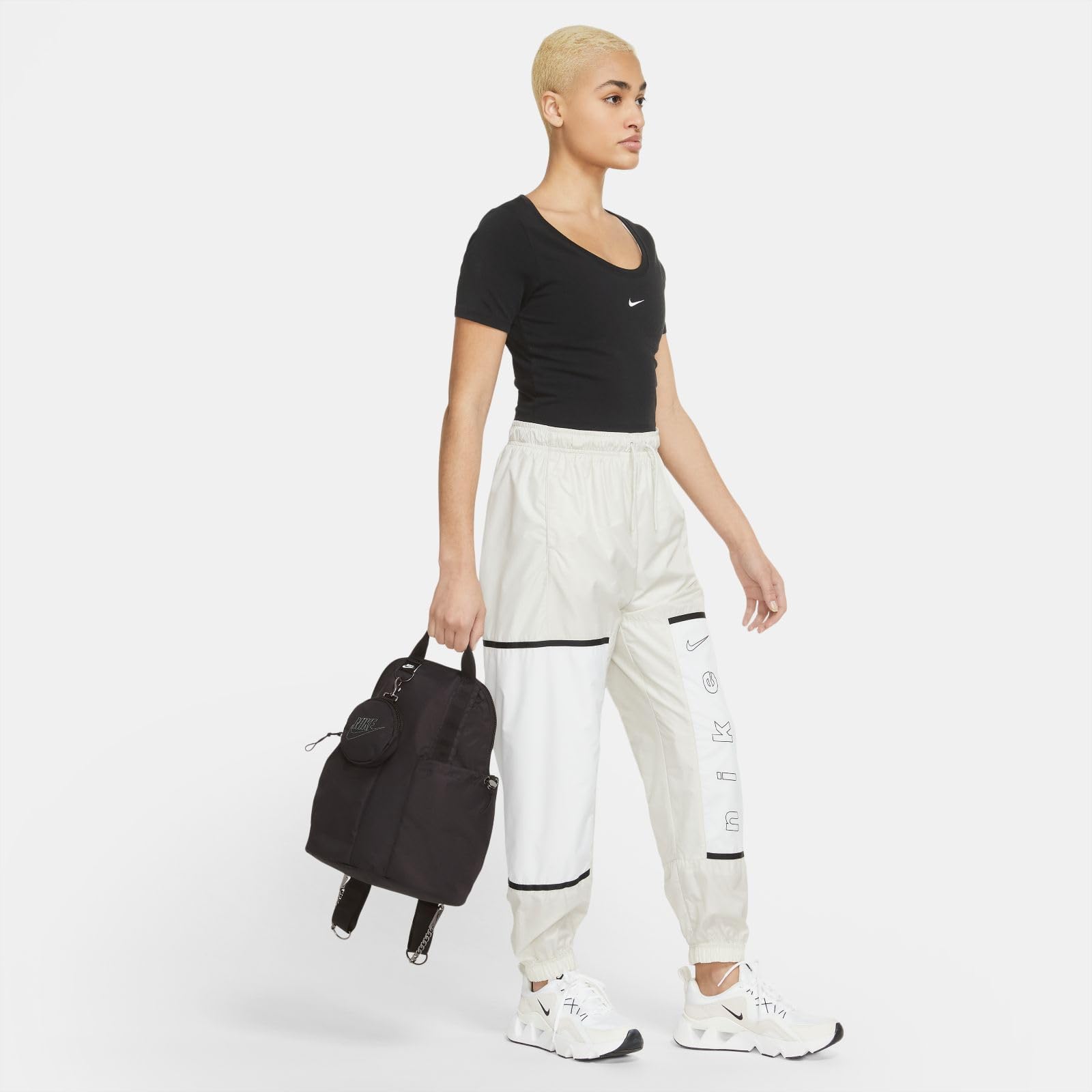 Nike CW9335-010 W NSW FUTURA LUXE MINI BKPK Gym Bag Femme BLACK/BLACK/DK SMOKE GREY Taille MISC