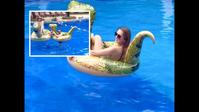 Yellcetoy Bouee Piscine Enfant Dinosaure, Bouée Gonflable Jeux Piscine Anneau de Natation Flotteurs pour Piscines avec Un Son Zizi, Jouets Gonflables Piscine Vert