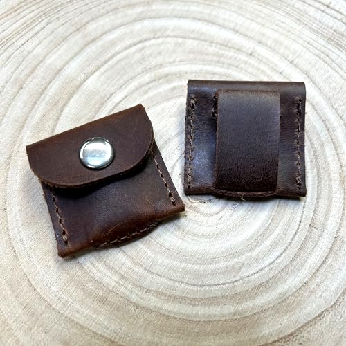 THEO Hunde Leder Täschchen | Viele Farbkombinationen für die Hundemarke | Tassomarke oder Airtag von Apple | Handmade by Manufactica®