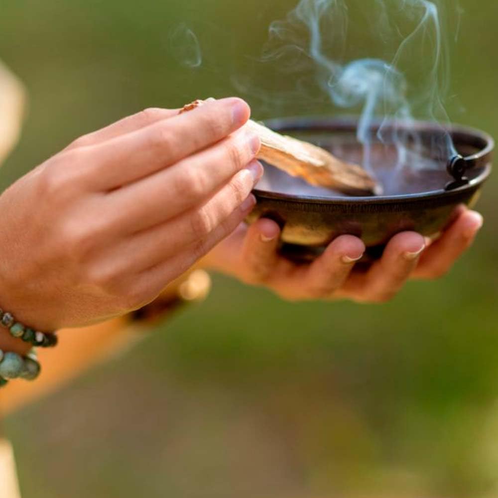 Pack Ahorro Palo Santo Natural para Limpieza energética - Incienso Natural para Quemar - Madera Sagrada de Perú 100% - 10 cm - Aleja energías negativas (Pack 100 Unidades)
