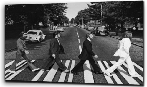 Plush Prints The Beatles – Iconic Abbey Road – Impression sur Toile, Noir/Blanc, 20″ x32″ - Les Beatles, Paul McCartney, John Lennon, RIngo Starr, George Harrison Plush Prints The Beatles – Iconic Abbey Road – Impression sur Toile, Noir/Blanc, 20" x32" – Image 3