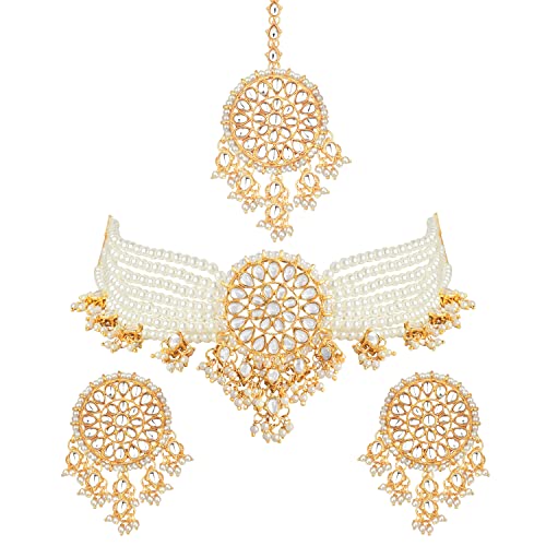 Aheli Collar de perlas sintéticas tradicionales de Bollywood de múltiples capas con tachuelas de piedra Maang Tikka Set para mujeres y niñas joyas étnicas (blanco), Metal, Sin gemas.