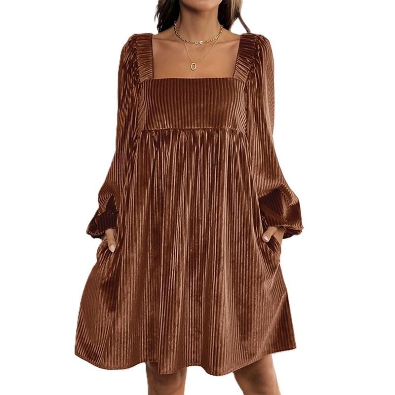 Petite robe en velours col carré parfaite pour vos soirées et dîners romantiques