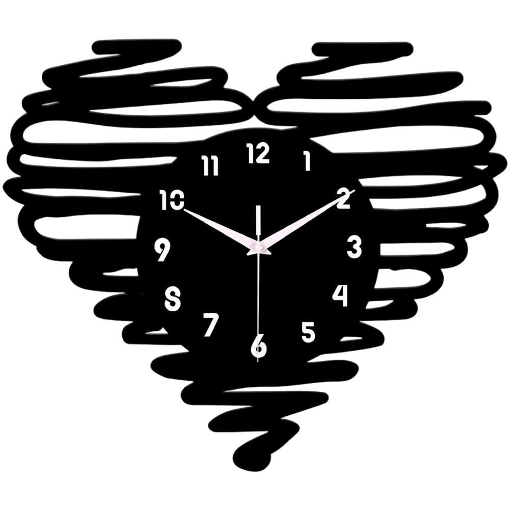 Horloge murale pour salon chic avec son cadran cœur au style épuré