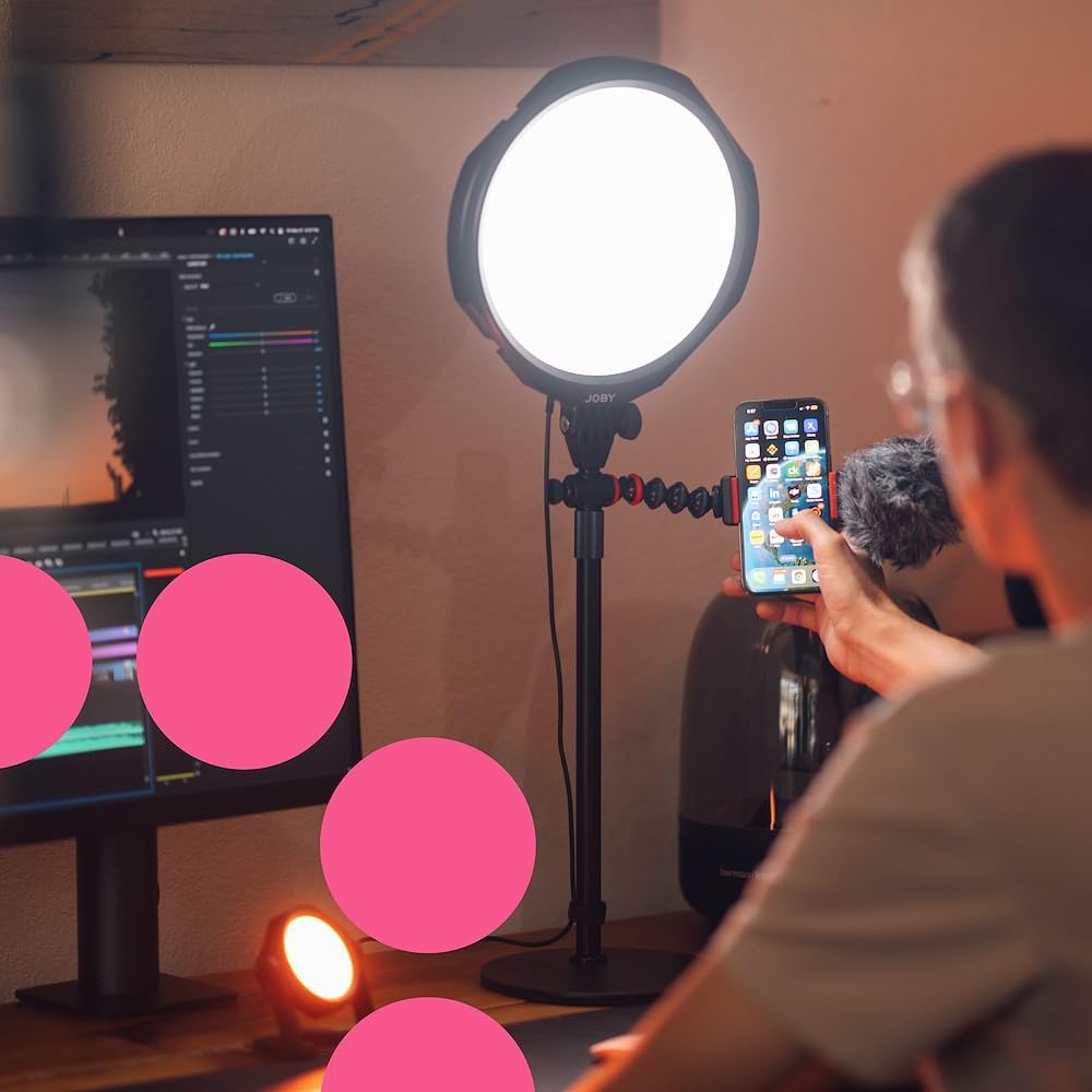 JOBY Beamo Studio Creator Kit, Soft Key Light per Video con Telecomando, Luce da Sfondo con 12 Colori, Microfono Mobile Wavo, Braccio Flessibile GorillaPod, Supporto per Telefono, Luce da Studio USB