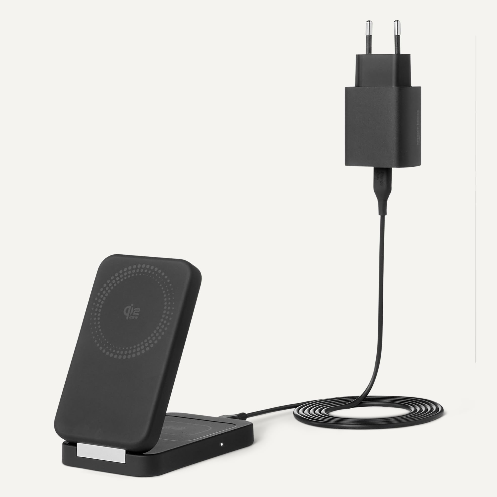 Amazon Basics Station de Recharge sans Fil 2-en-1 Compatible MagSafe, Recharge Rapide 25W Max., Certifiée Qi 2.2, Support Pliable iPhone 17/16/15/14/13/12, AirPods, Adaptateur 45W, Noir